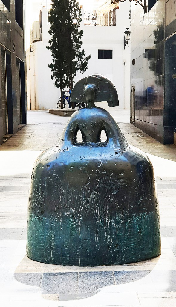 Foto: Figura de bronce (Menina) - Valencia (València), España