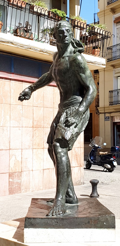 Foto: Escultura de bronce del pilotari - Valencia (València), España