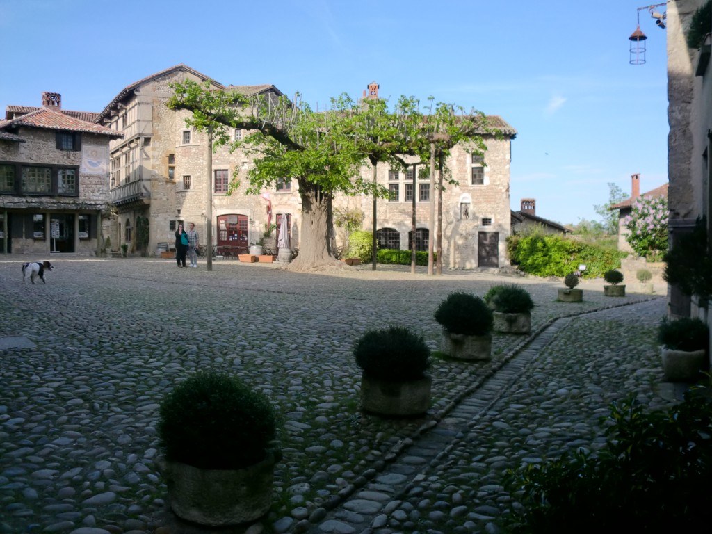 Foto de Perouges (Bourgogne), Francia