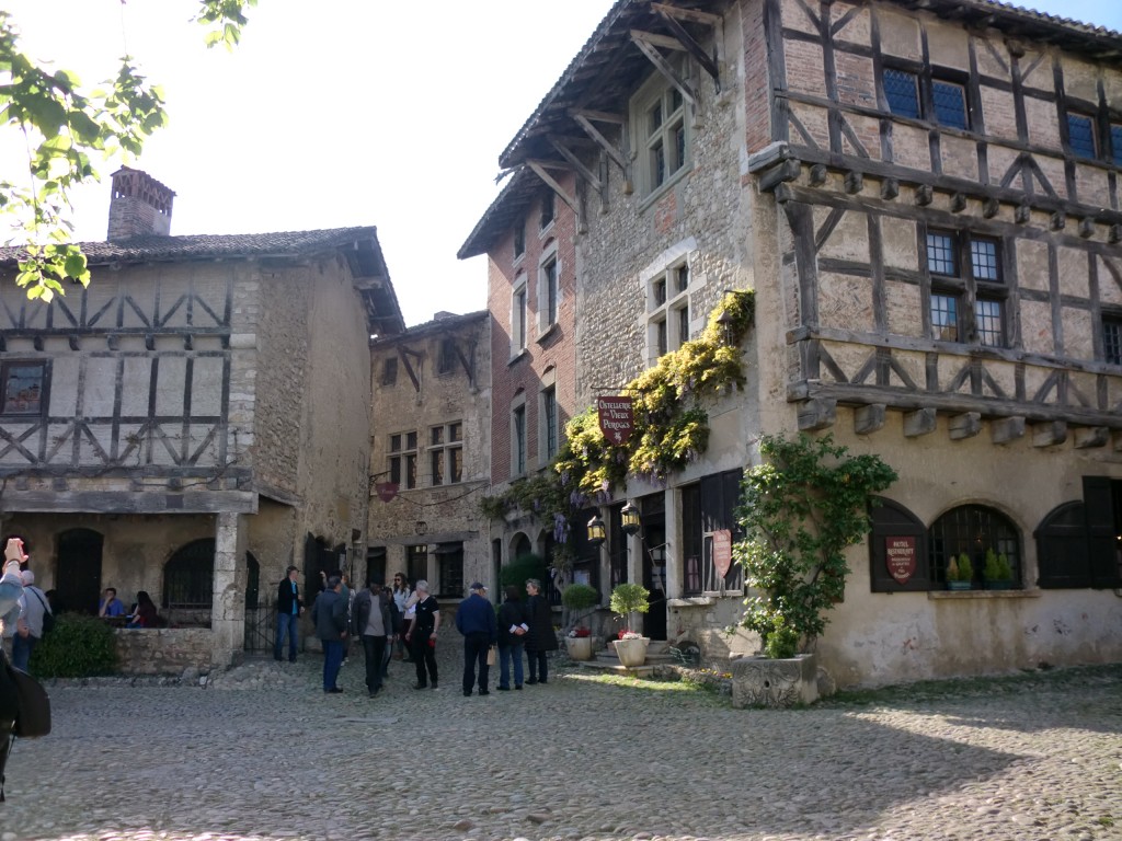 Foto de Perouges (Bourgogne), Francia