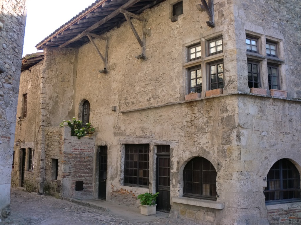 Foto de Perouges (Bourgogne), Francia