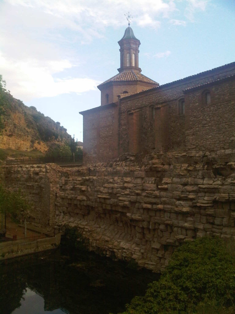 Foto: Presa romana y santuario - Muel (Zaragoza), España