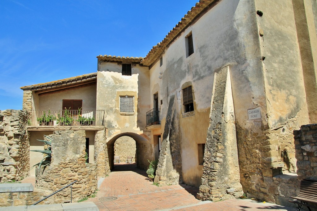 Foto: Centro histórico - Ullastret (Girona), España