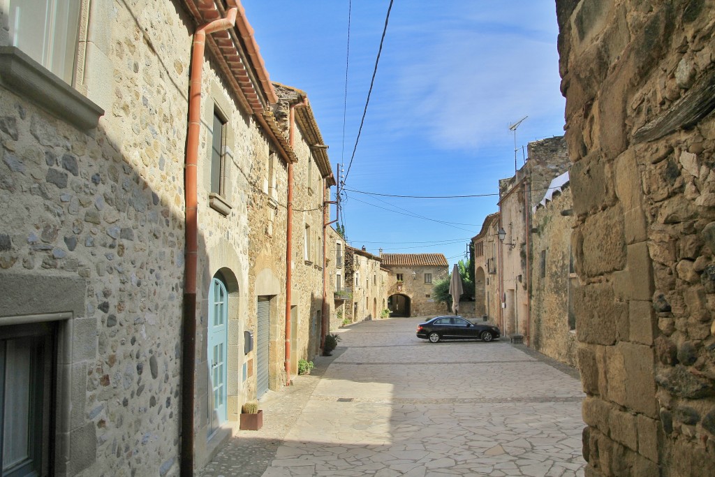 Foto: Centro histórico - Pubol (Girona), España