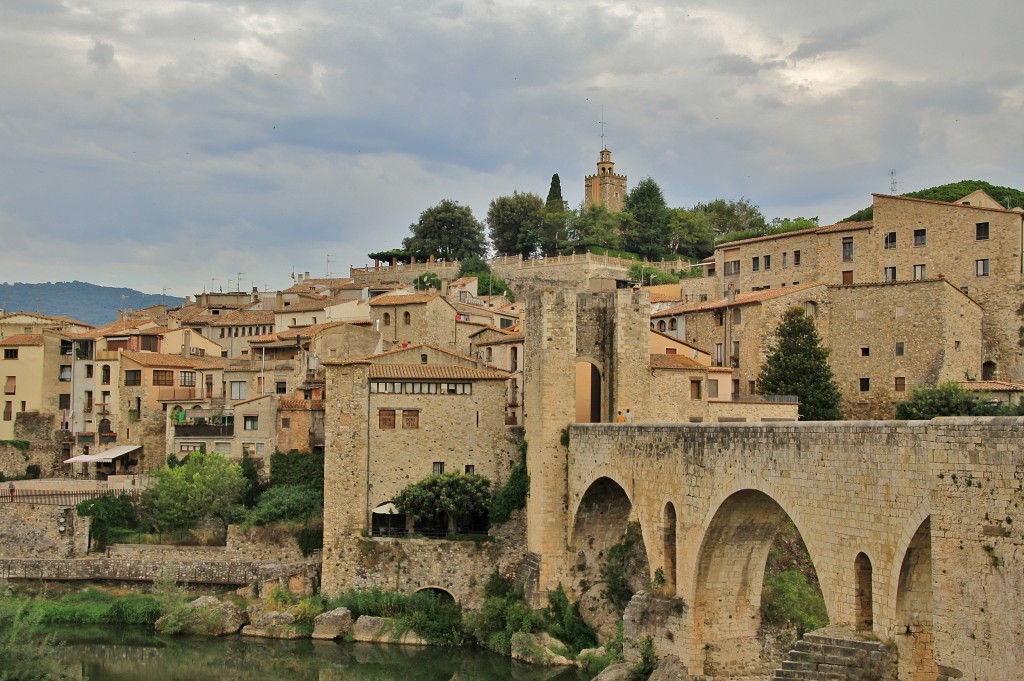 Foto: Centro histórico - Besalú (Girona), España