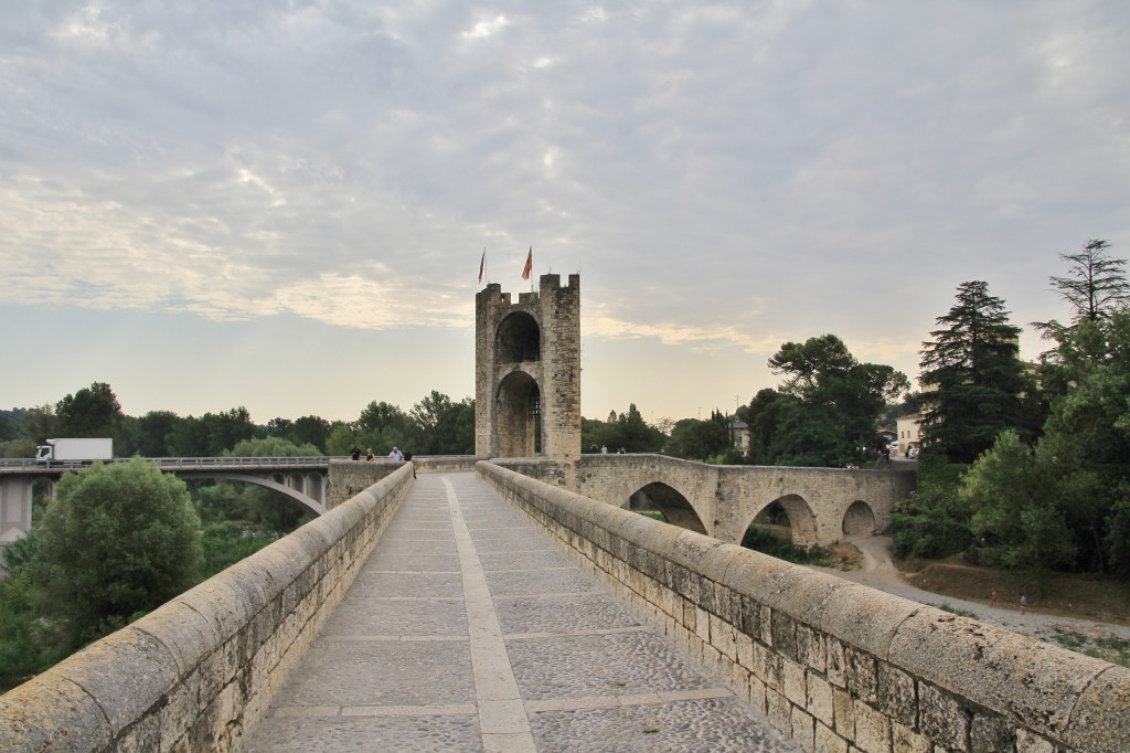 Foto: Centro histórico - Besalú (Girona), España