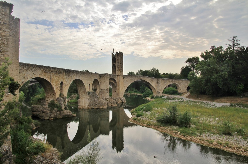 Foto: Centro histórico - Besalú (Girona), España