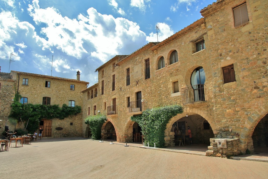 Foto: Centro histórico - Monells (Girona), España