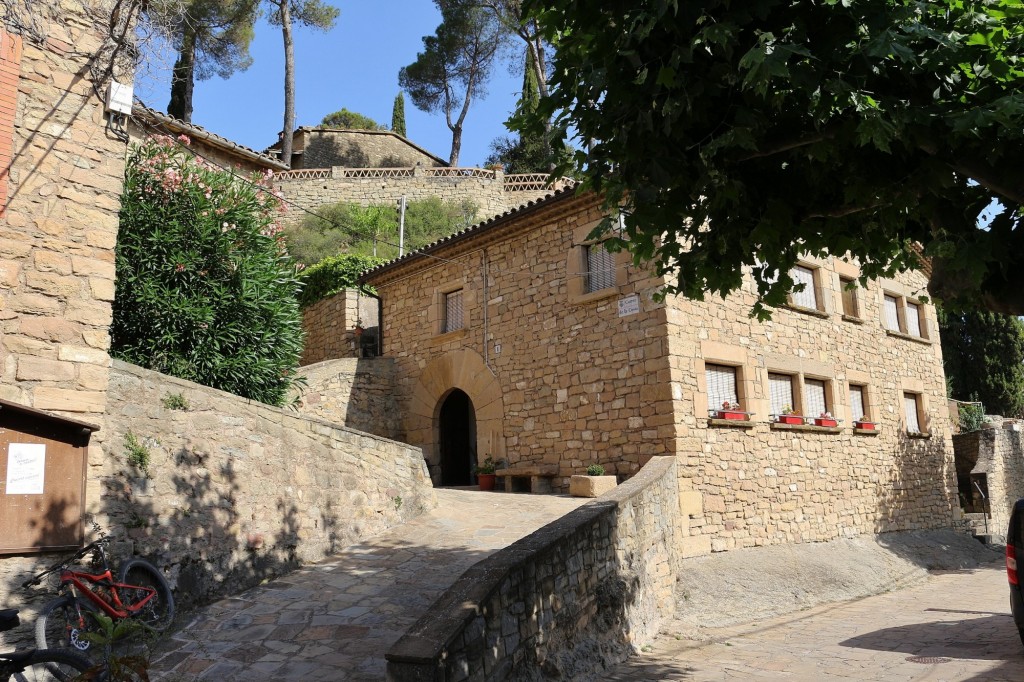 Foto: Pueblo medieval - Talamanca (Barcelona), España