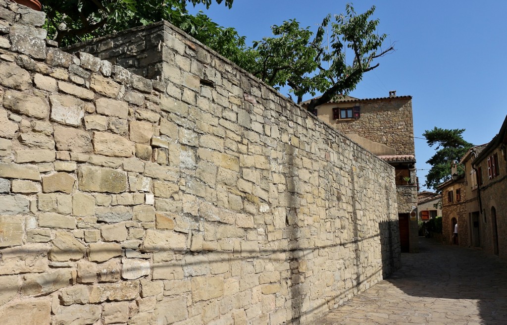 Foto: Pueblo medieval - Talamanca (Barcelona), España