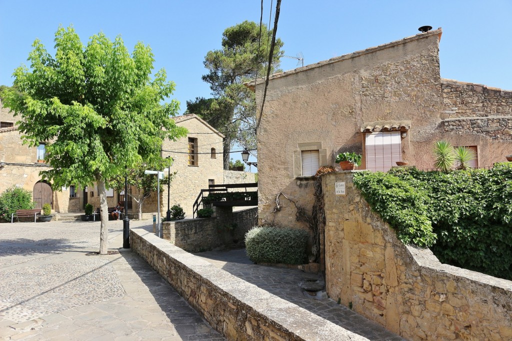 Foto: Pueblo medieval - Talamanca (Barcelona), España