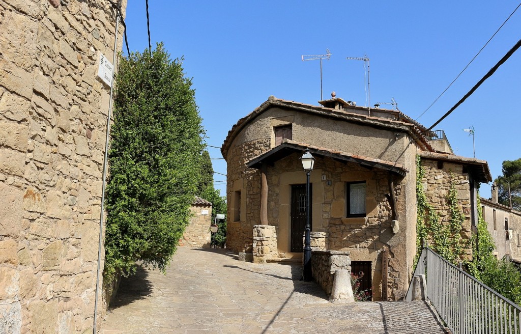 Foto: Pueblo medieval - Talamanca (Barcelona), España