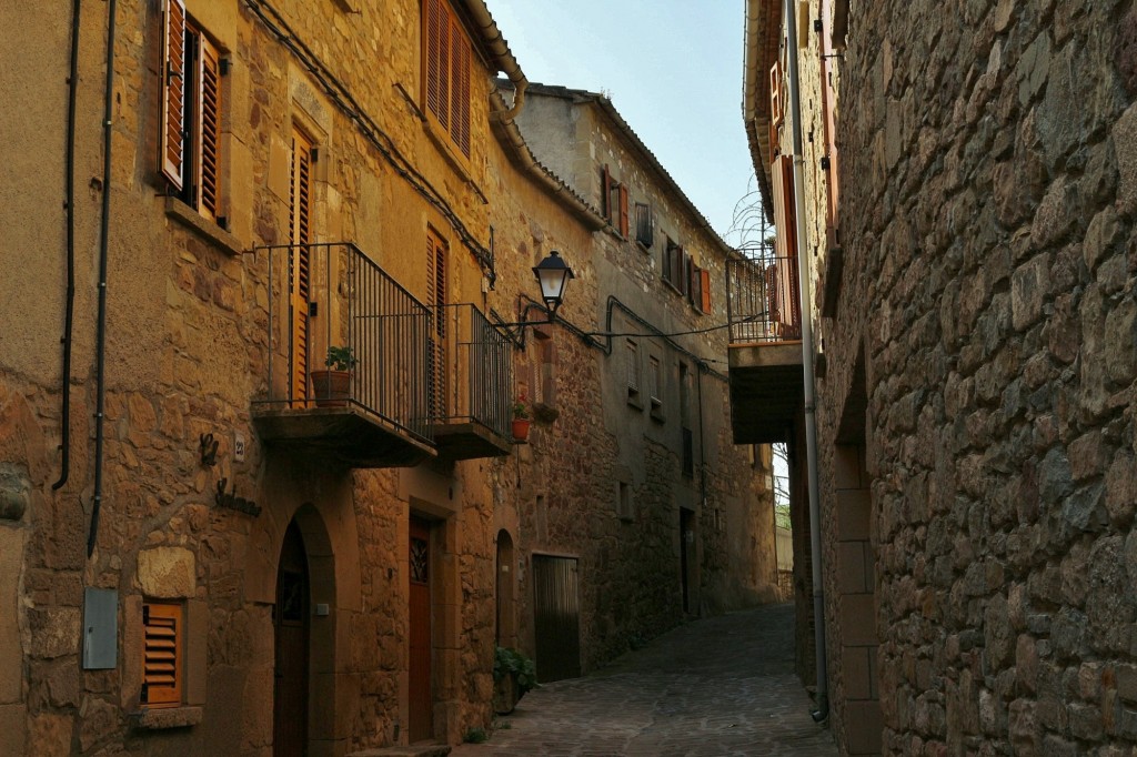 Foto: Pueblo medieval - Talamanca (Barcelona), España