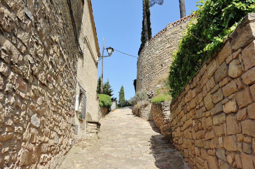 Foto: Pueblo medieval - Talamanca (Barcelona), España