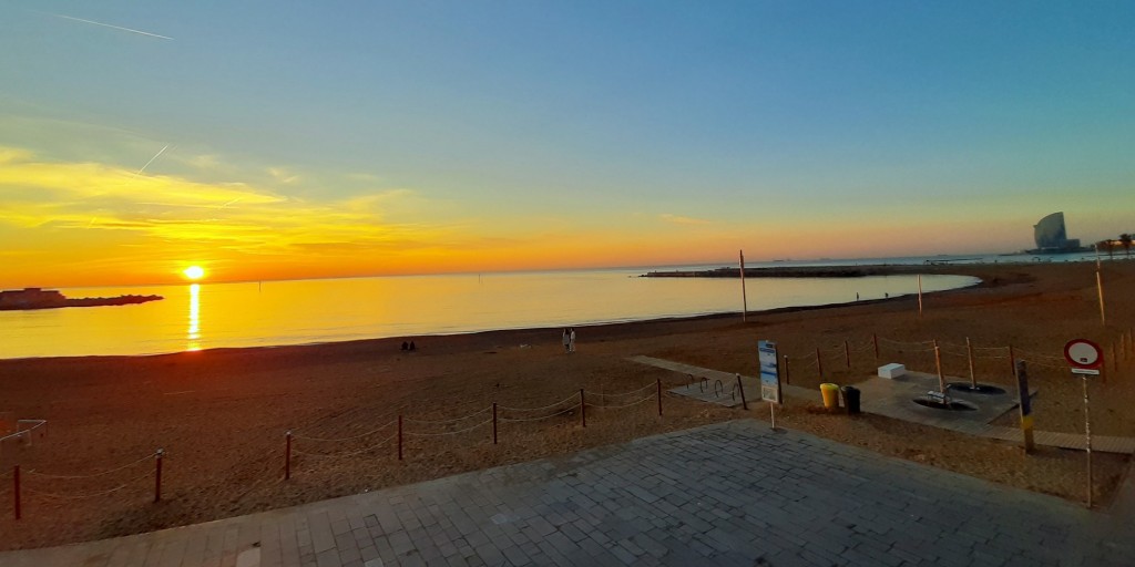 Foto: Amanecer - Barcelona (Cataluña), España