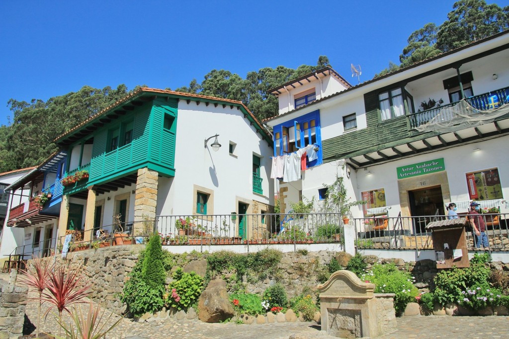 Foto: Centro histórico - Tazones (Asturias), España