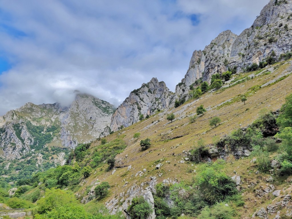 Foto: Paisaje - Sotres (Asturias), España