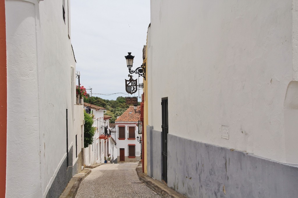 Foto: Vista del pueblo - Almonáster la Real (Huelva), España