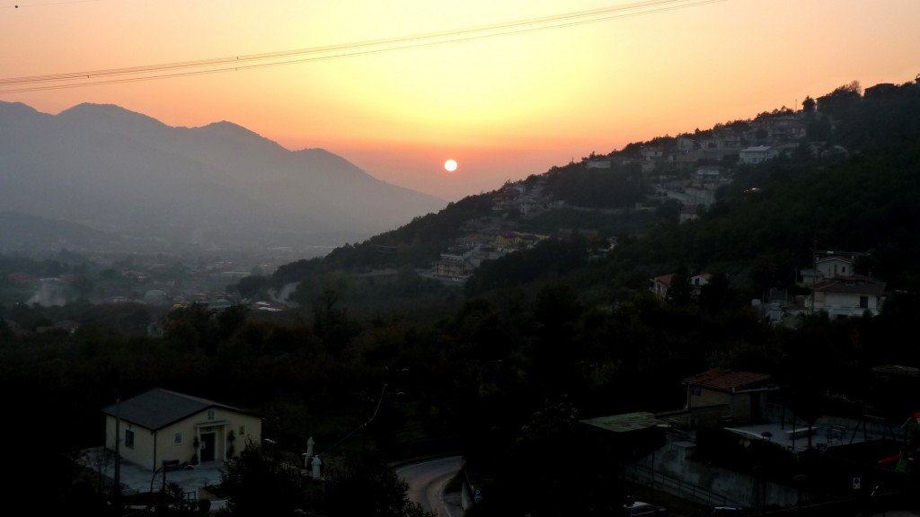 Foto: Puesta de sol - Villa (Campania), Italia