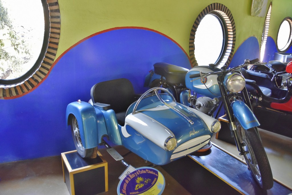 Foto: Museo de la moto y el coche clásico - Hervás (Cáceres), España