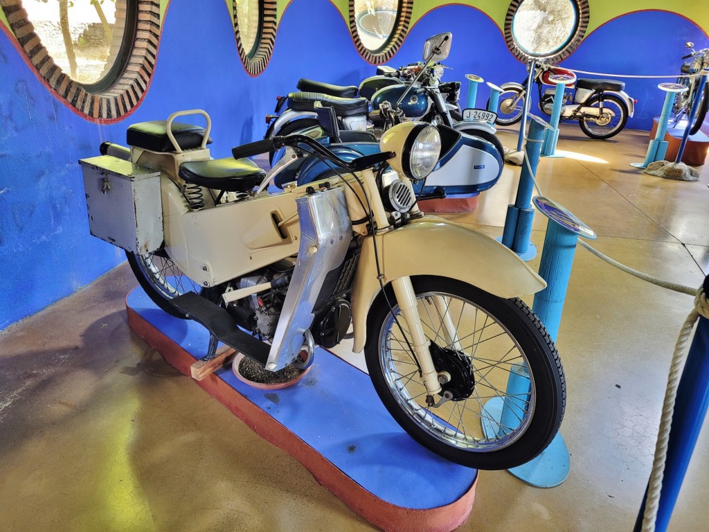 Foto: Museo de la moto y el coche clásico - Hervás (Cáceres), España