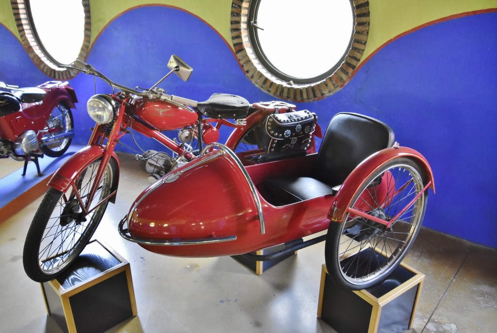 Foto: Museo de la moto y el coche clásico - Hervás (Cáceres), España