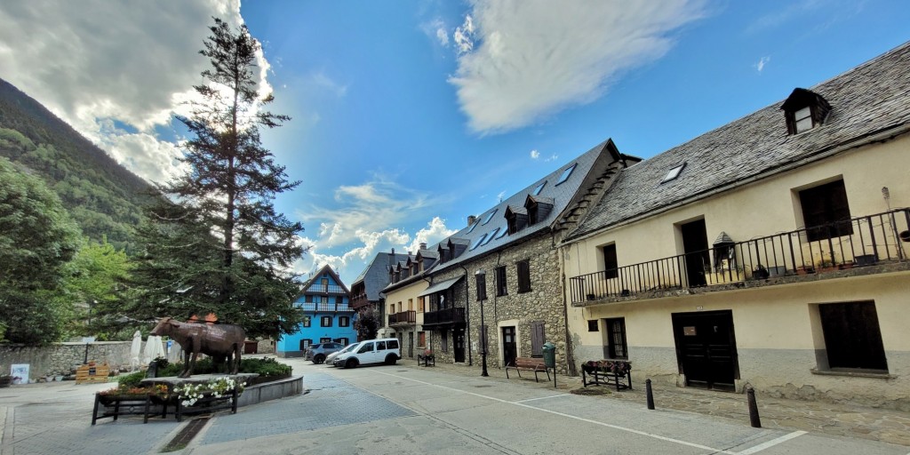 Foto: Vista del pueblo - Arties (Lleida), España