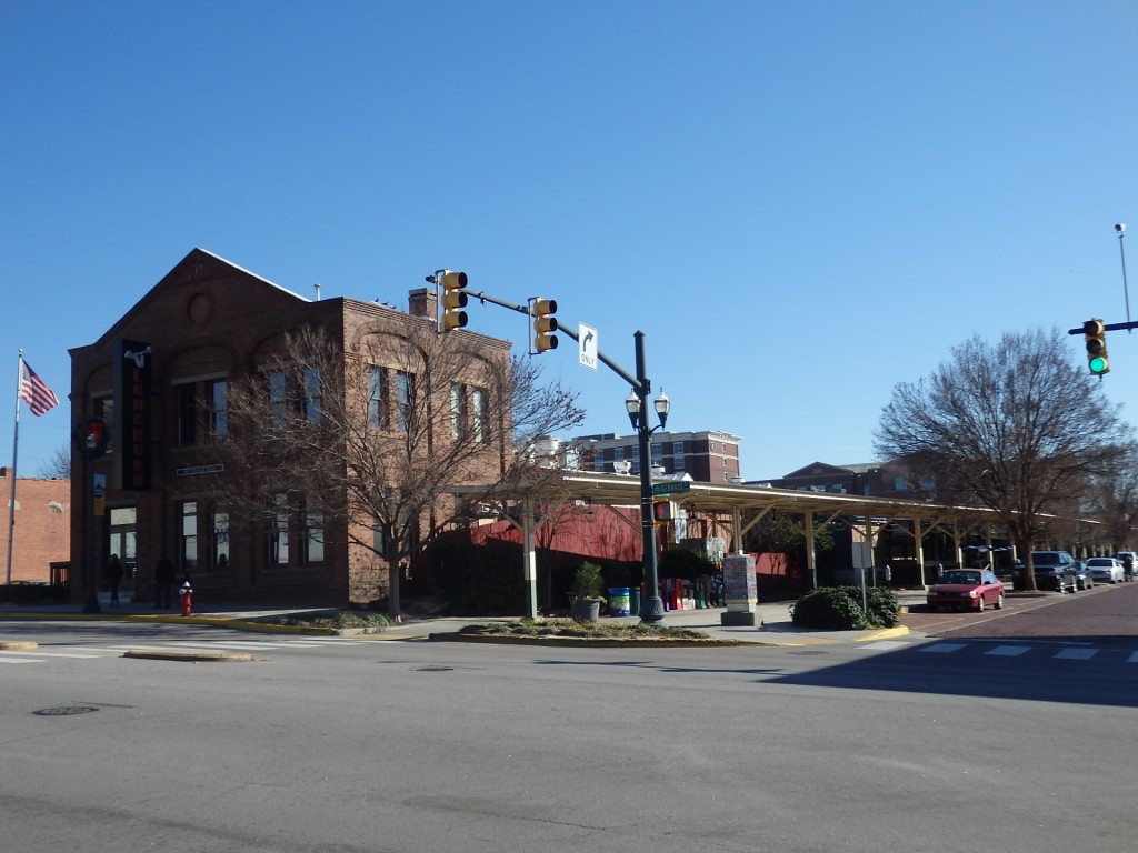 Foto: la ex estación de carga del SAL, frente a la ex estación de pasajeros - Columbia (South Carolina), Estados Unidos