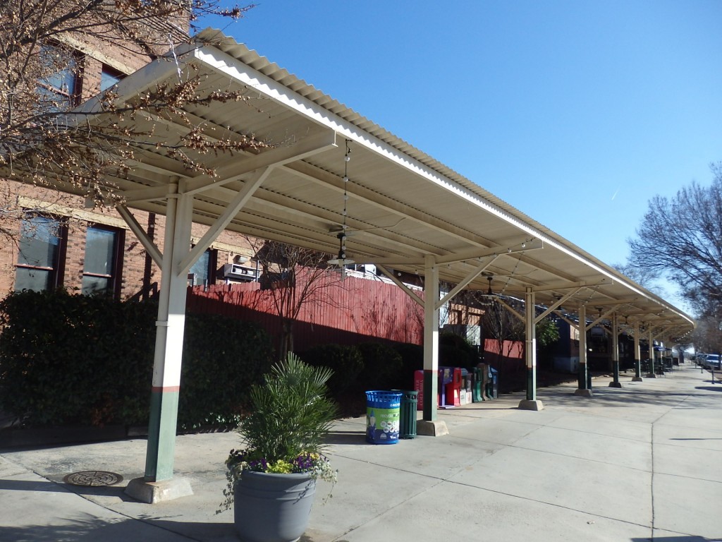 Foto: la ex estación de carga del SAL, frente a la ex estación de pasajeros - Columbia (South Carolina), Estados Unidos