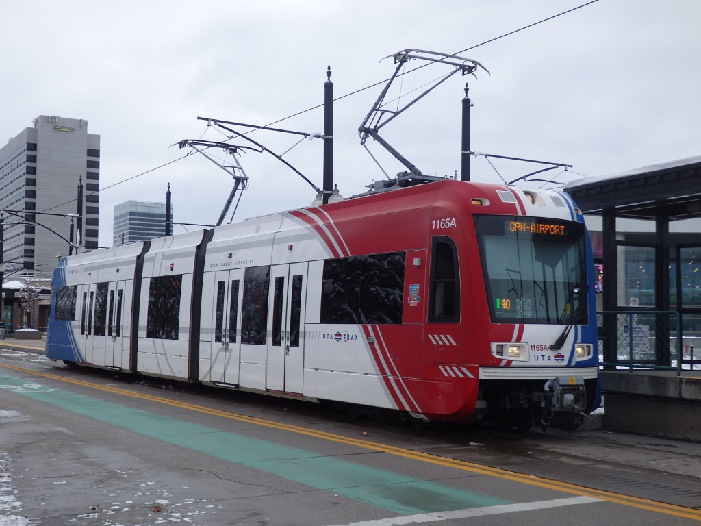 Foto: Línea Verde del metrotranvía TRAX en estación Arena - Salt Lake City (Utah), Estados Unidos