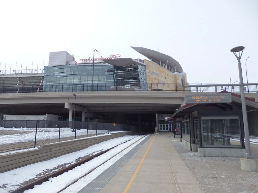 Foto: estación Target Field del tren local Northstar - Minneapolis (Minnesota), Estados Unidos