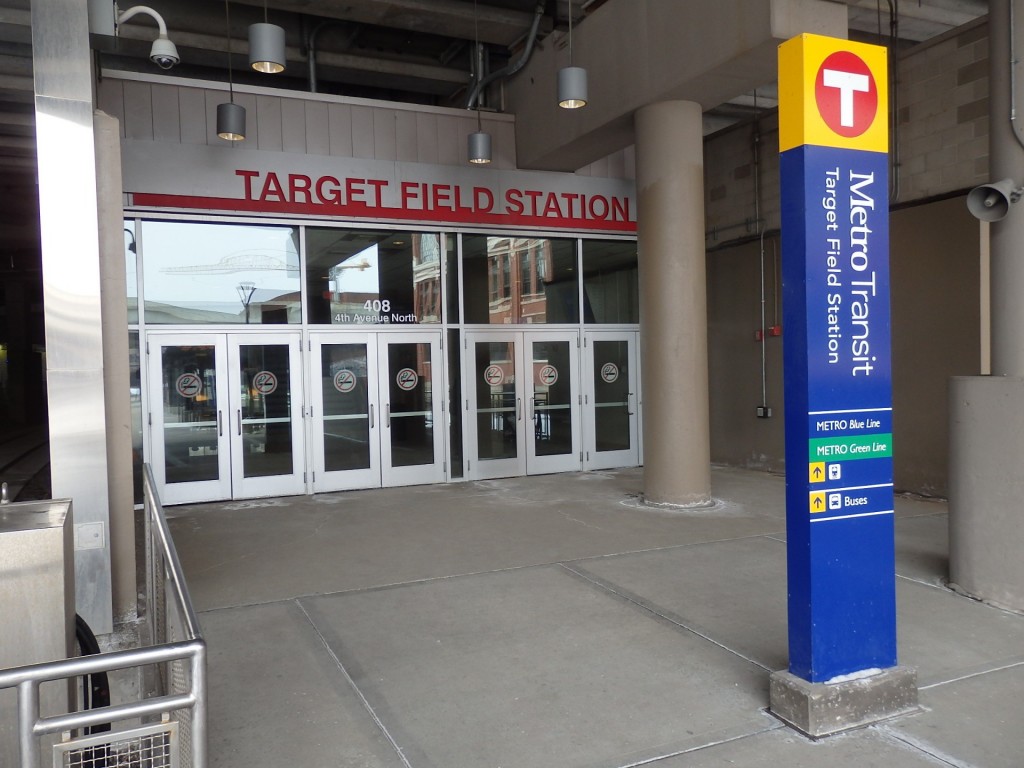 Foto: estación Target Field del tren local Northstar - Minneapolis (Minnesota), Estados Unidos