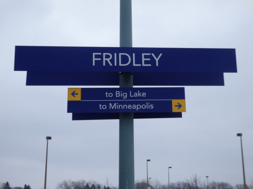 Foto: estación del tren local Northstar - Fridley (Minnesota), Estados Unidos