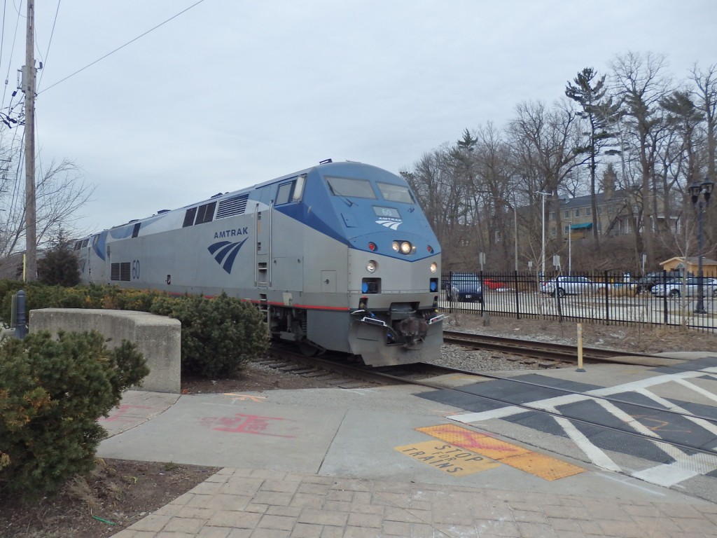 Foto: Amtrak pasando - Wauwatosa (Wisconsin), Estados Unidos