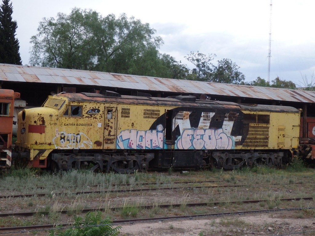 Foto: cementerio de locomotoras en el cuadro de la estación - Mendoza, Argentina