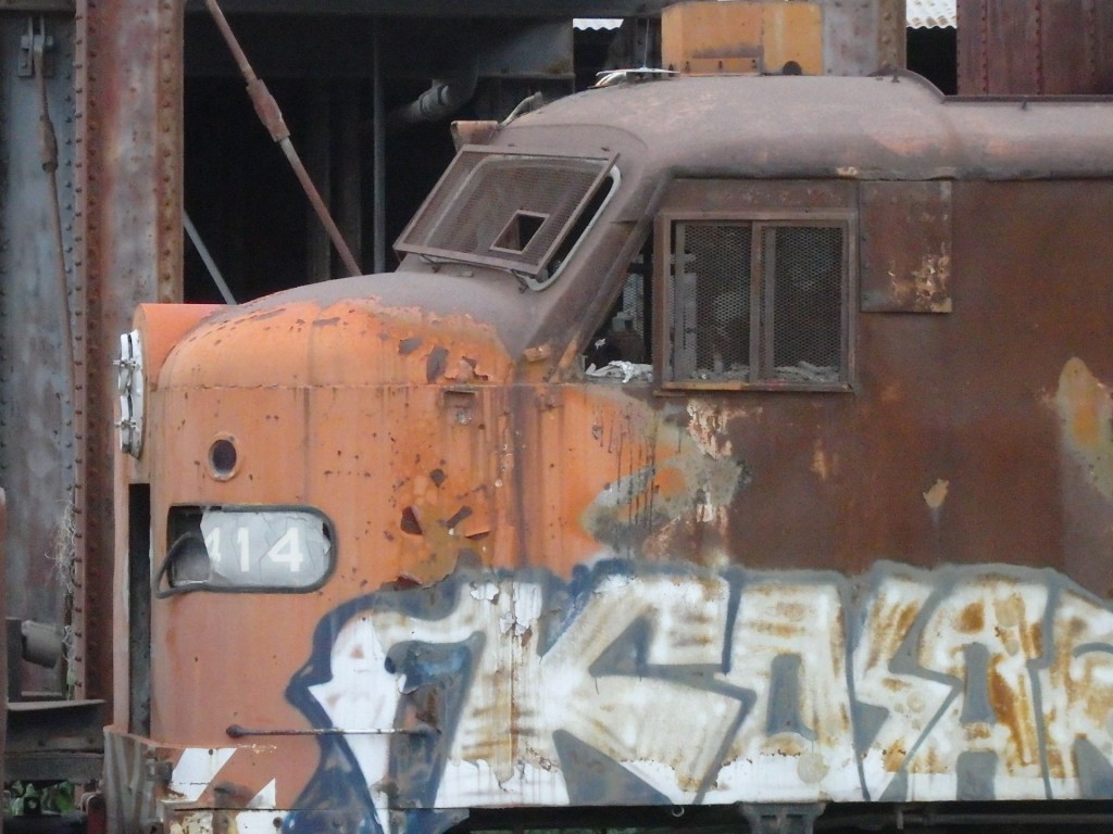 Foto: cementerio de locomotoras en el cuadro de la estación - Mendoza, Argentina