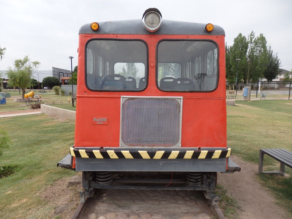 Foto: dresina en exhibición - Tunuyán (Mendoza), Argentina