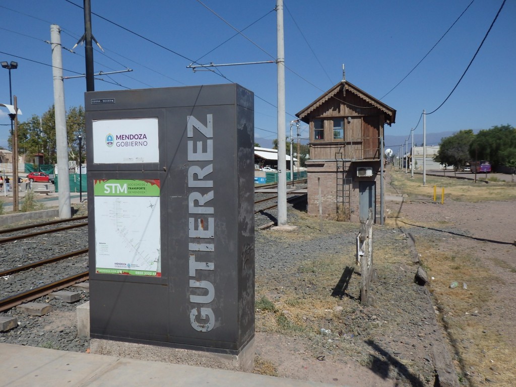 Foto: estación terminal sur del metrotranvía - General Gutiérrez (Mendoza), Argentina