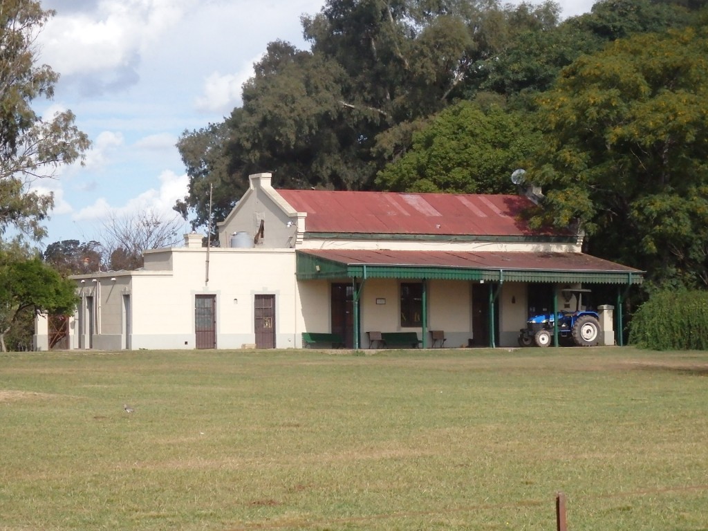 Foto: ex estación del FC Belgrano (FCPBA) - Gobernador Obligado (Buenos Aires), Argentina