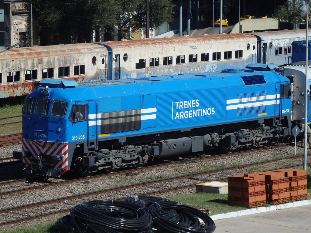 Foto: playa del FC Mitre con material rodante diverso - Córdoba, Argentina