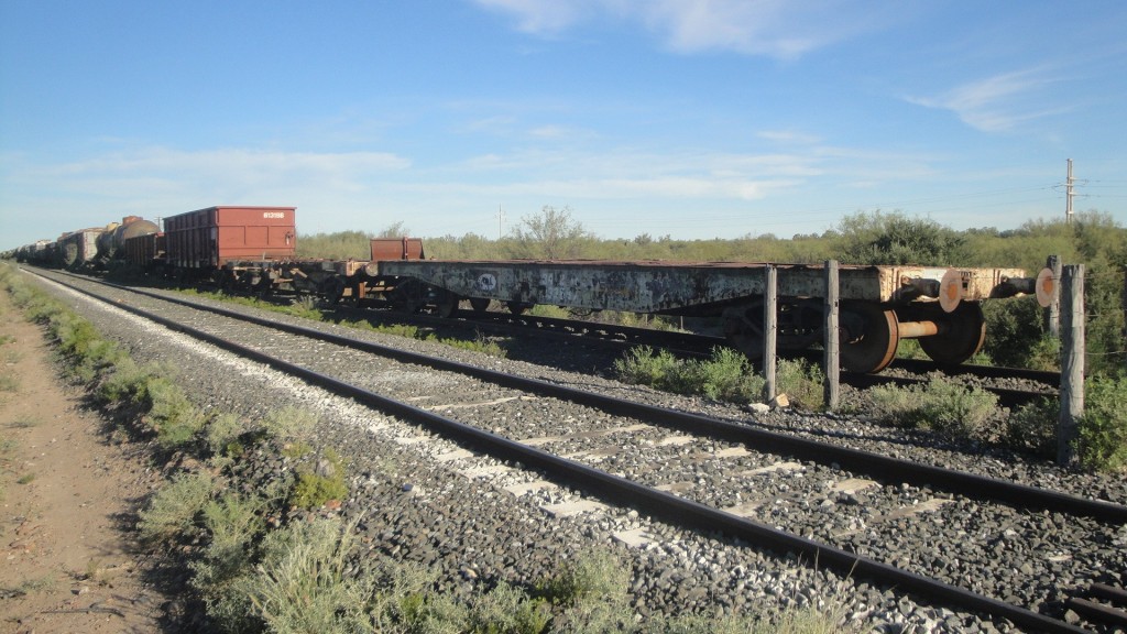 Foto: carguero abandonado - Gobernador Civit (Mendoza), Argentina