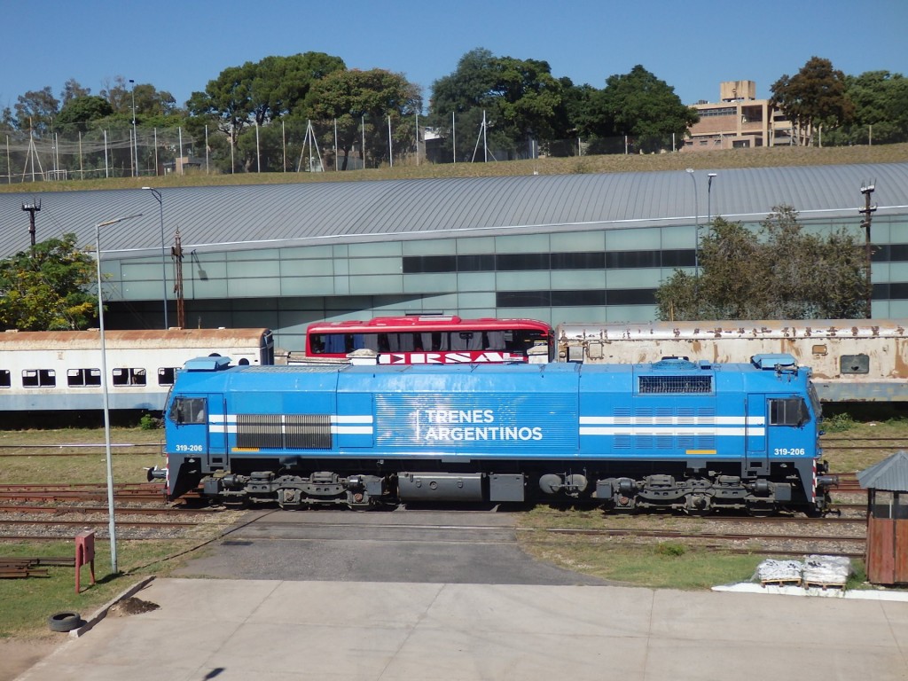 Foto: playa del FC Mitre con material rodante diverso - Córdoba, Argentina