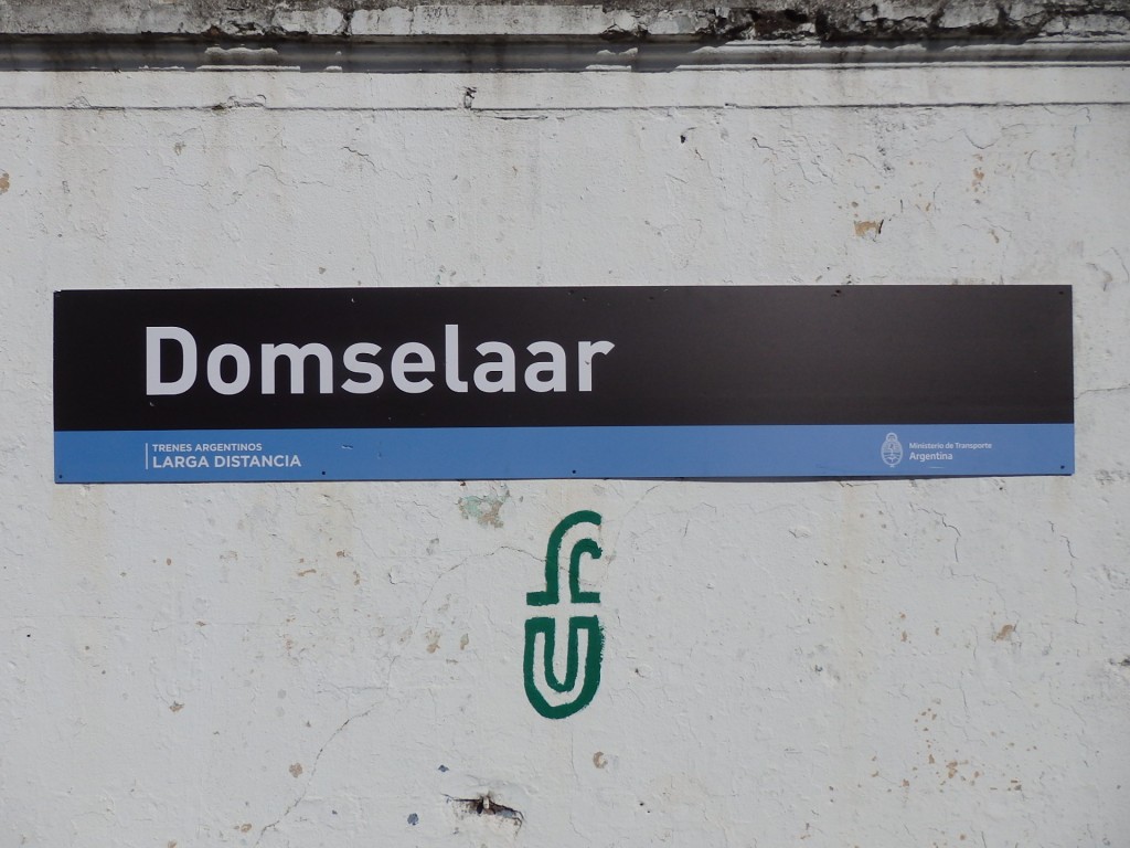 Foto: estación del FC Roca - Domselaar (Buenos Aires), Argentina