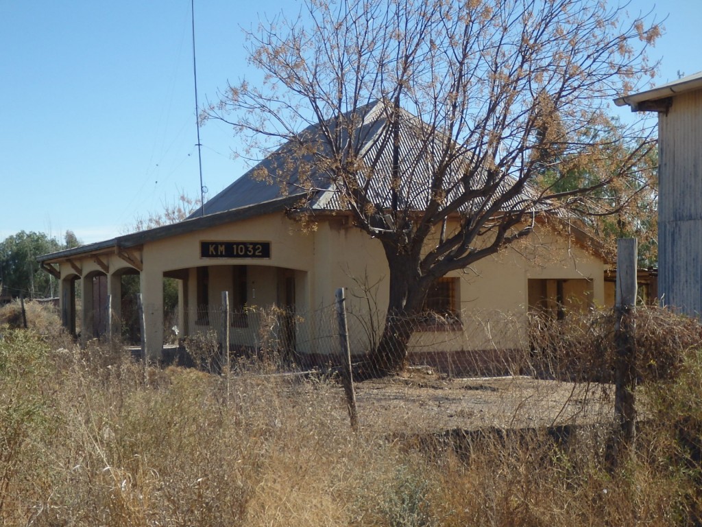 Foto: ex estación Km 1032 del FC Belgrano - Costa de Araujo (Mendoza), Argentina