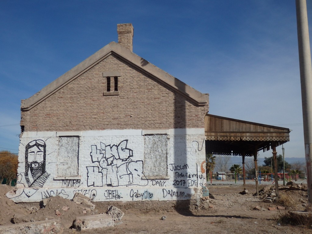 Foto: ex estación Sánchez de Bustamante del FC San Martín - Jocolí Viejo / Barrio Los Jarilleros (Mendoza), Argentina