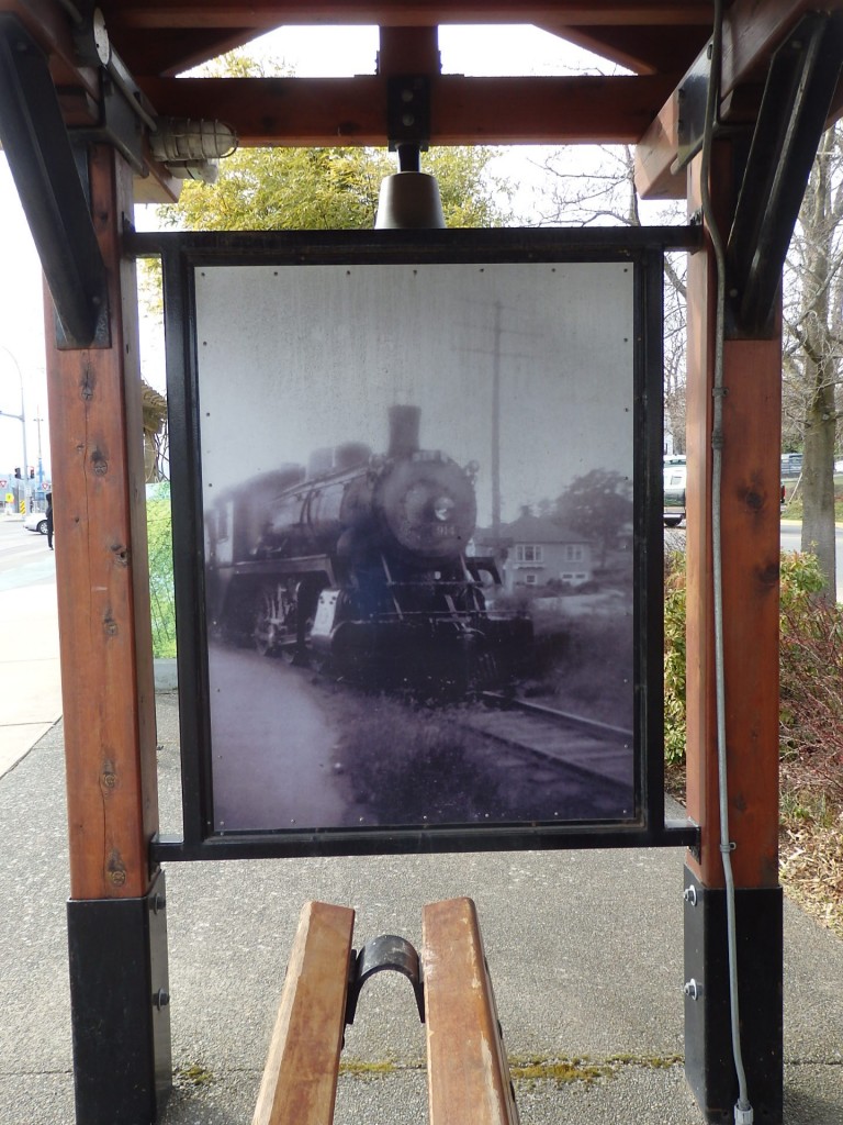 Foto: afiche en la ex parada - Esquimalt (British Columbia), Canadá