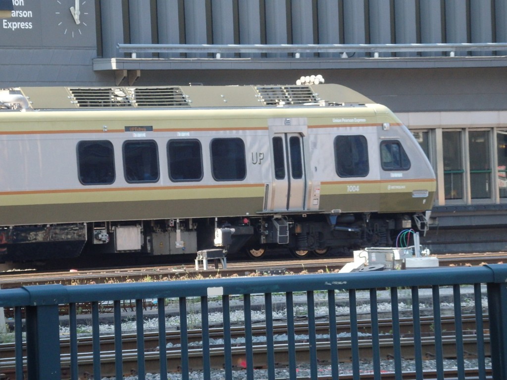 Foto: tren al aeropuerto - Toronto (Ontario), Canadá