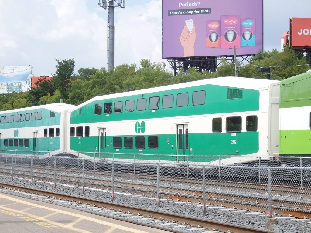 Foto: tren local en estación Exhibition - Toronto (Ontario), Canadá