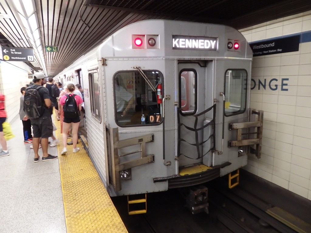 Foto: subte Línea 2, estación Bloor-Yonge - Toronto (Ontario), Canadá