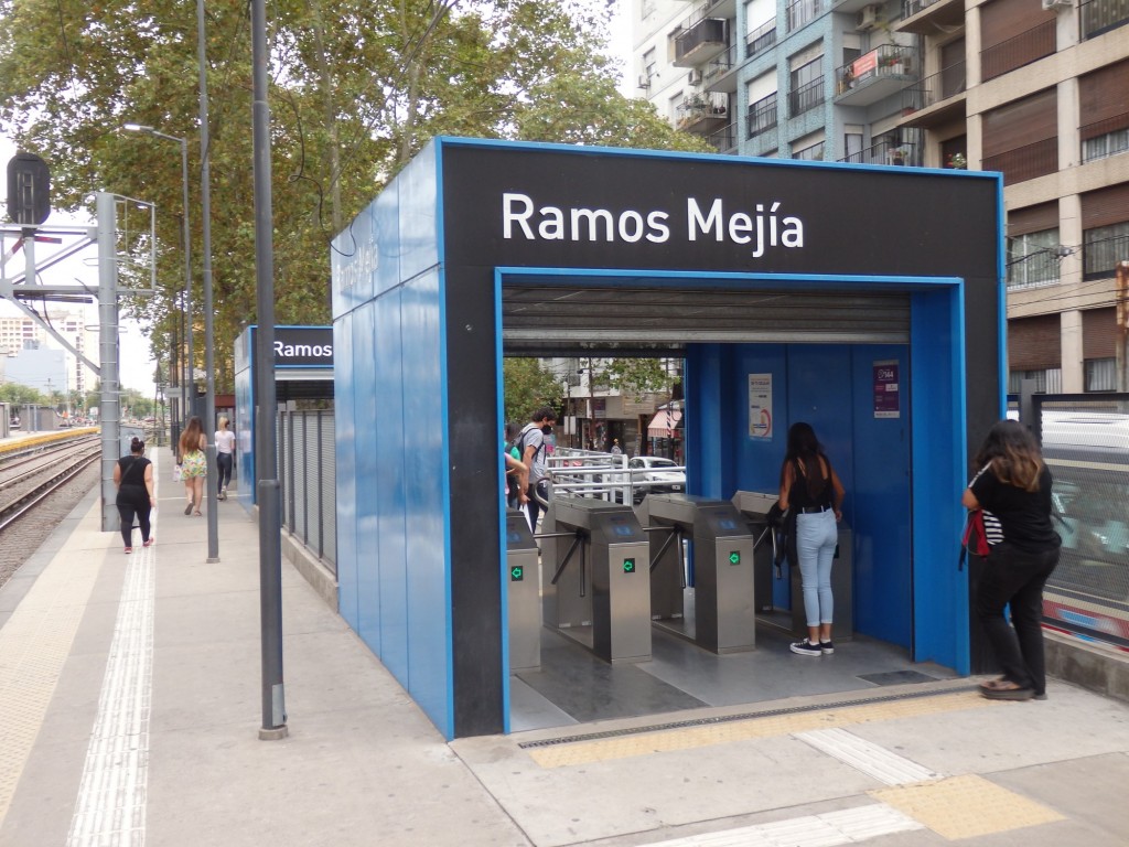 Foto: estación del FC Sarmiento - Ramos Mejía (Buenos Aires), Argentina